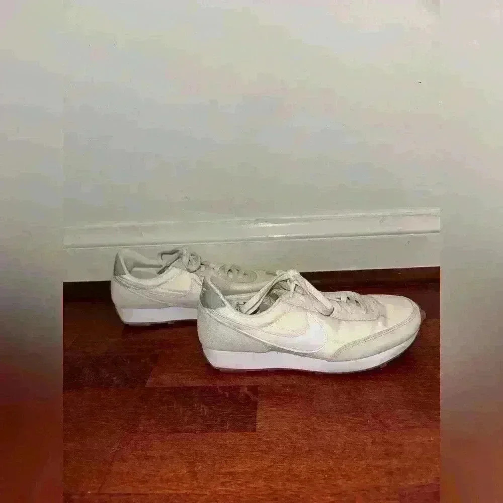 Nike white canvas tan bottom running shoes